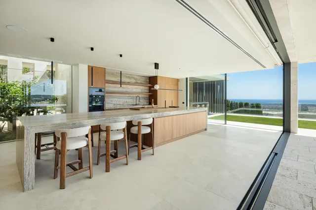 VILLA DE LUJO EN LA RESERVA DE SOTOGRANDE CON VISTAS AL MAR — 10