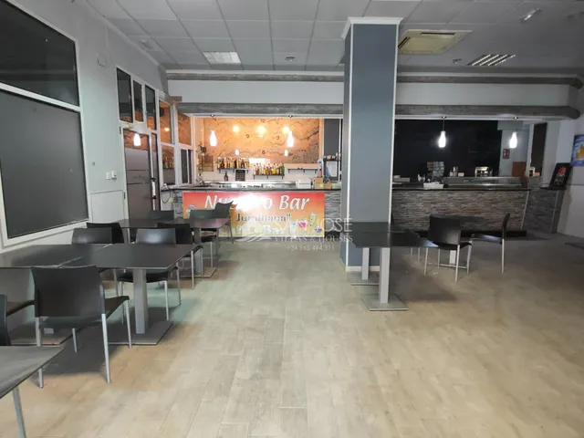 SE VENDE LOCAL CON CAFETERIA-BAR MONTADO CON LICENCIA EN BUENA ZONA DE NOVELDA — 7