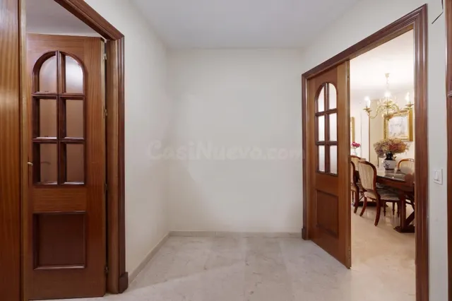 Piso en Avda. San Francisco Javier — 4
