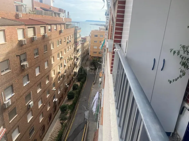 Preciosa vivienda frente a la playa del Postiguet con vistas