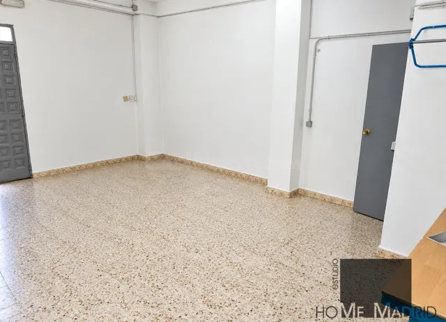 ESTUDIO HOME MADRID OFRECE local comercial de 36 m2, a pie de calle en el barrio de Ciudad Lineal. — 5