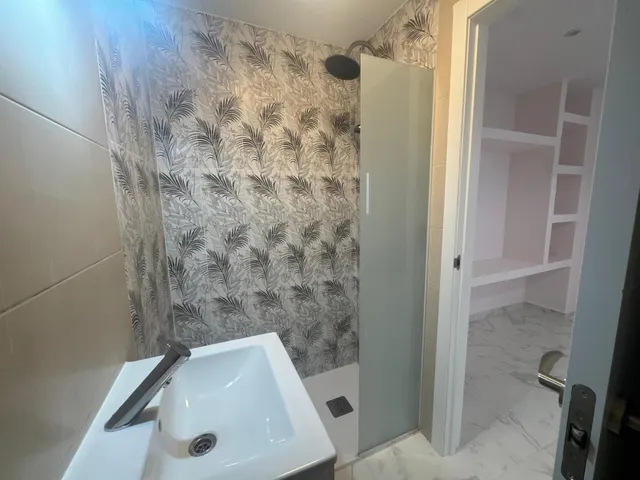 PIso    centrico de tres dormitorios y tres baños — 18