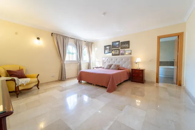 Chalet 5 habitaciones 555m² en venta - Riviera del sol — 5