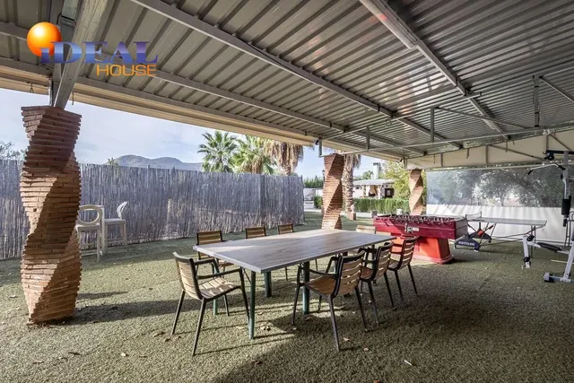 Chalet independiente con pozo propio y placas solares — 33
