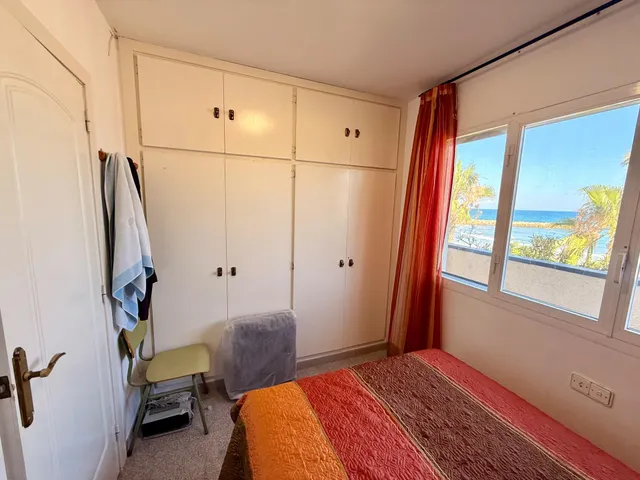 Exclusiva Casa en Primera Línea del Mar — 48