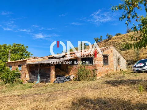 Finca rústica de 29.534 m2 con edificación de 314 m2 y pozo en Seixols, Tremp