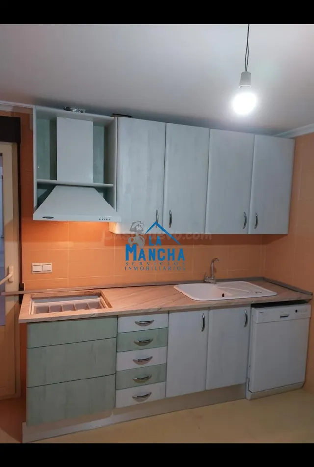 REF:Y066. INMOBILIARIA LA MANCHA VENDE FANTÁSTICO PISO CON P - foto 4