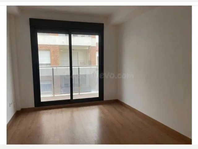 Una vivienda lista para vivir, con terraza, balcón y garaje - foto 2