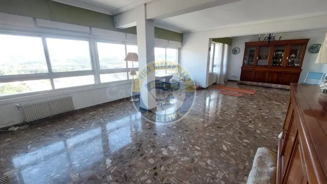 Amplia vivienda con espectaculares vistas en Gran Vía de Vig