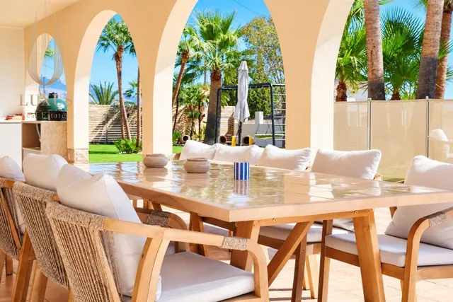 VILLA MEDITERRÁNEA CON GRAN PARCELA, PISCINA Y ESPACIO PARA TODA LA FAMILIA ☀️ — 3