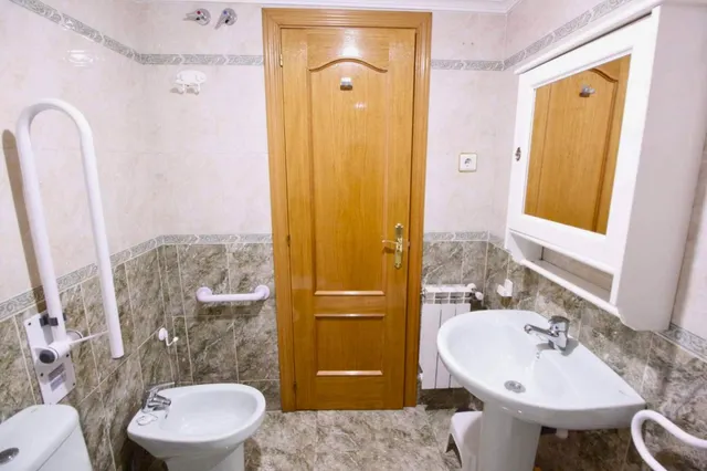 PISO DE UNA HABITACIÓN CON ASCENSOR EN CARABANCHEL — 7