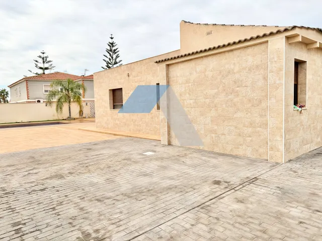 CHALET EN UNA PLANTA EN LA URBANIZACIÓN LOS GIRASOLES — 26