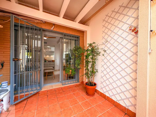 Apartamento de 2 dormitorios con patio, garaje y trastero en Ronda Sur — 14