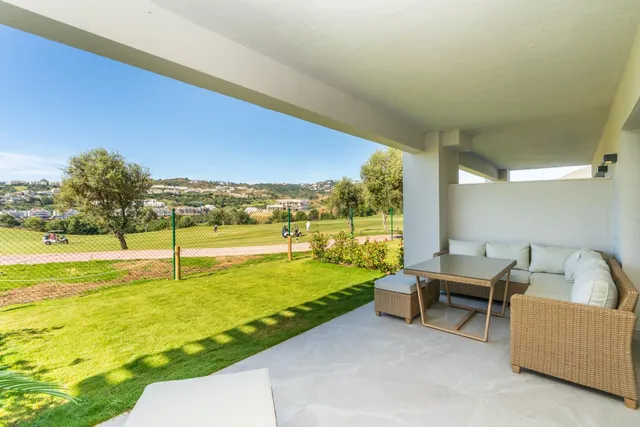 Un nuevo proyecto en La Cala Resort compuesto por 26 amplios adosados en primera línea de golf con vistas panorámicas sobre el residencial y el valle de Mijas. — 8