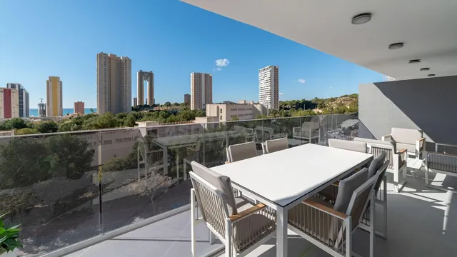 Amplio Apartamento de 3 Dormitorios junto a Las Rejas Golf — 2