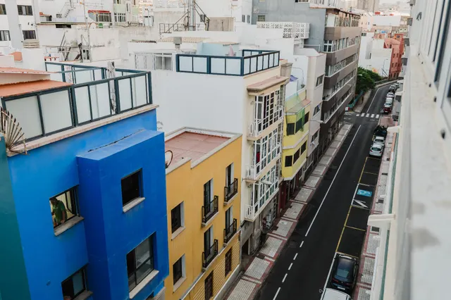 Apartamento reformado y a estrenar con salida directa a Pase de Las Canteras - listo para entrar a vivir — 21