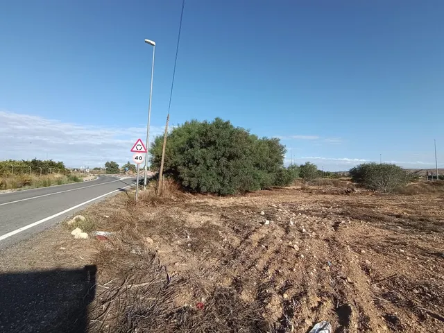 Parcela de 7.677 m2 fachada a carretera via parque Alicante - Elche — 11