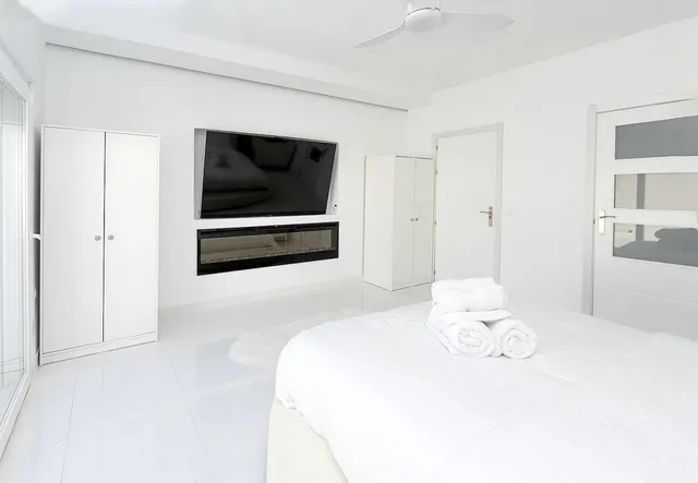 Chalet 6 habitaciones 300m² en venta - Centro — 28