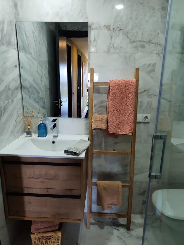 Amplio y Luminoso Piso en La Rosaleda, Ponferrada - €169.000 — 24