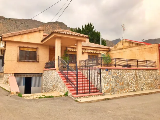 CASA DE PUEBLO EN LA APARECIDA