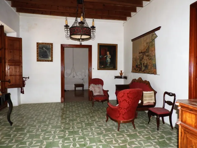 Casa señorial haciendo esquina en Felanitx - foto 2