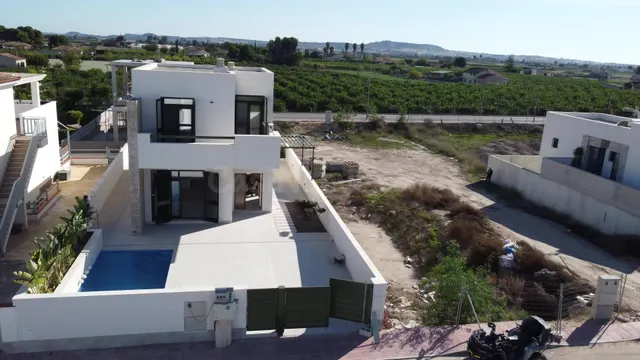 Hermosa Villa independiente en Nueva Daya - foto 2