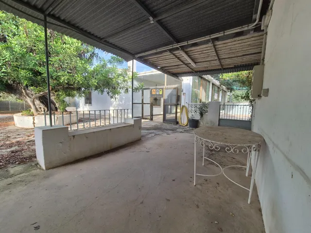 CASA EN EL CAMPO CERCA DEL PUEBLO — 38