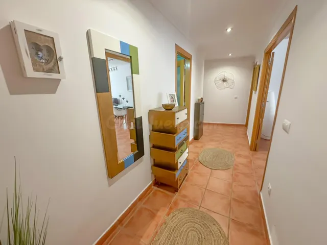 PISO EN VENTA EN DENIA- AMPLIO, LUMINOSO Y CON PLAZA DE PARK - foto 2