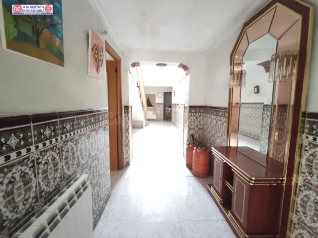 AMPLIA VIVIENDA DE DOS PLANTAS CON 151 METROS DE PARCELA Y 1 - foto 3