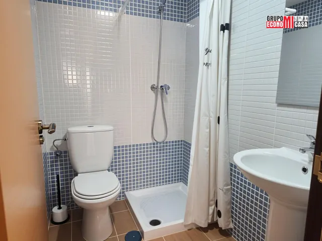 ¡Oportunidad en Águilas. Murcia! 2 dormitorios, gran terraza, piscina  comunitaria y garaje. — 13