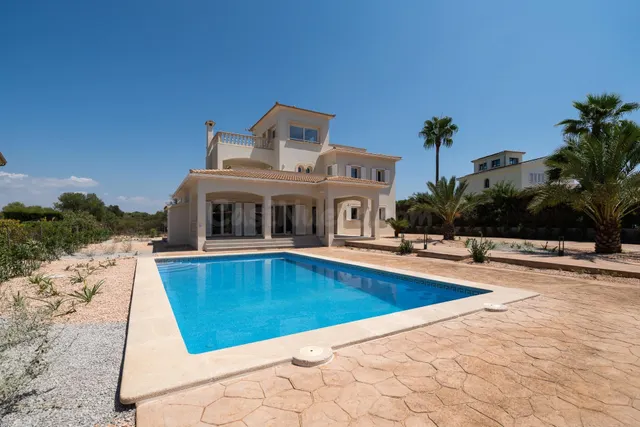 Exclusiva villa unifamiliar reformada a estrenar en Sa Torre - foto 2