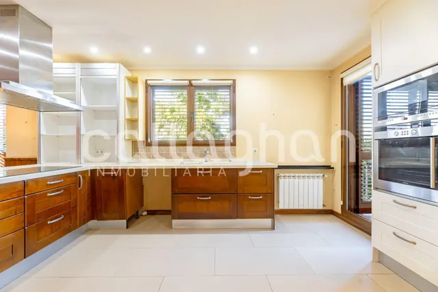 Exclusivo Chalet en Torre en Conill — 24