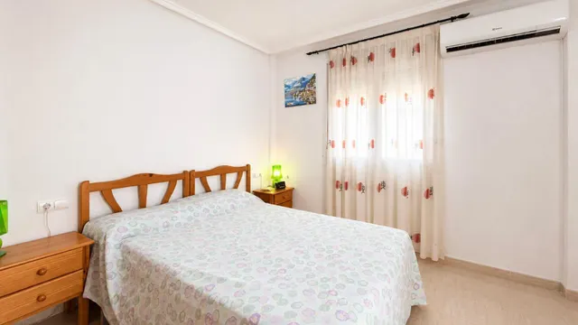Casa con jardín privado, solárium y gran potencial en Ciudad Quesada — 33