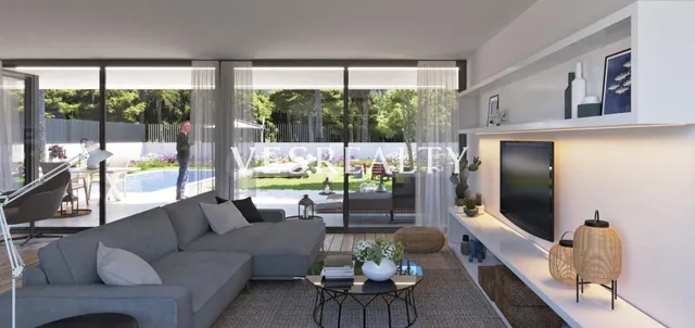 ¡Tu Villa de Lujo en La Marina Te Espera! - foto 5