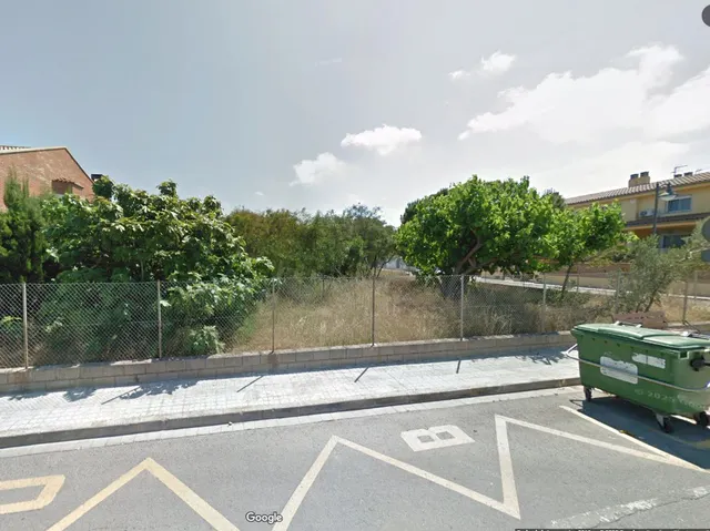 Se vende solar urbano de 975 m2 junto a la Playa del Pinar. Solar esquinero, cuadrado, con muchos me — 5