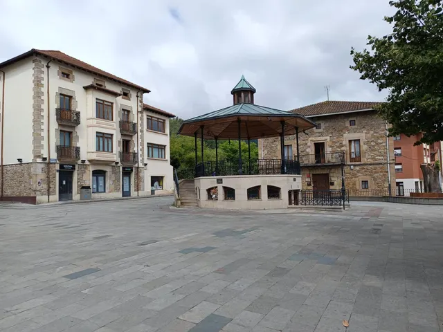 Venta local comercial en el centro de Zalla — 18