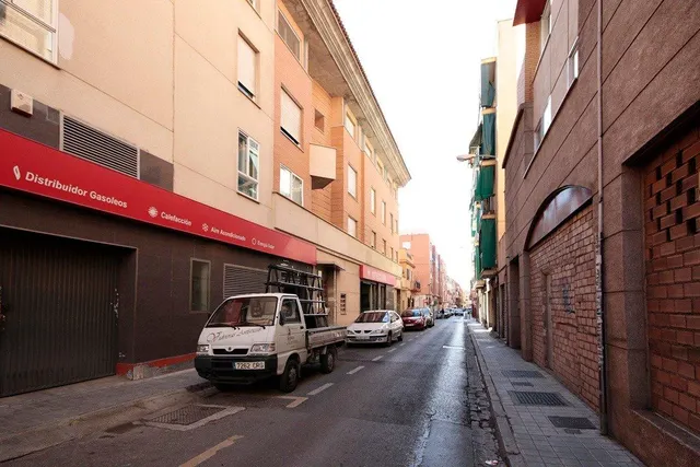 Magnifica vivienda con garaje en vergeles, junto a palacio de deportes — 24