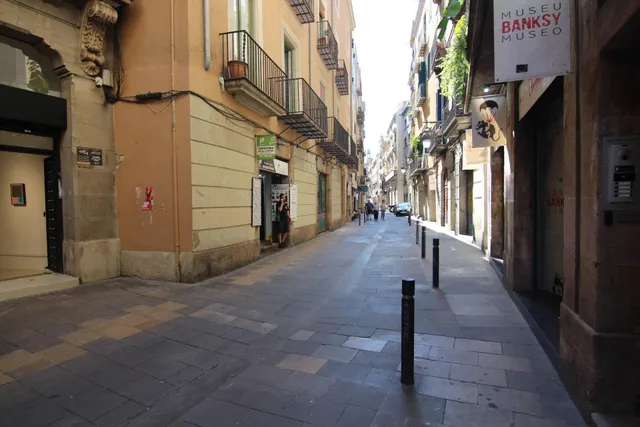 Junto calle Trafalgar,  luminoso segundo piso de 40 metros cuadrados con cédula de habitabilidad — 31