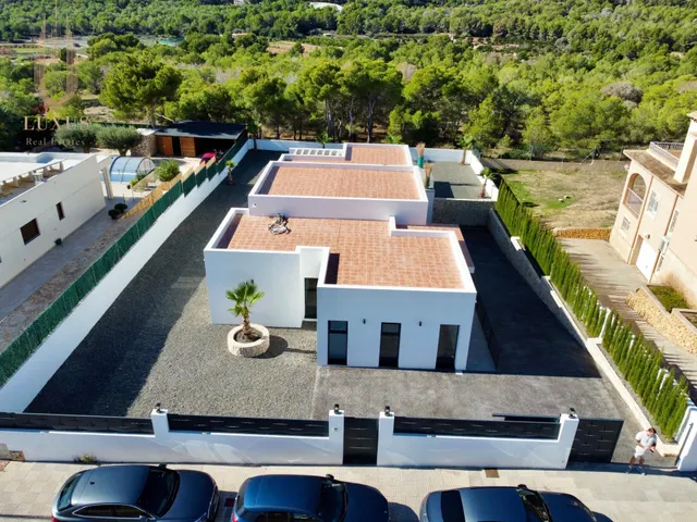 Villa en una sola planta con privacidad y bonitas vistas — 6