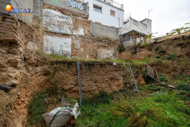 SE VENDE TERRENO URBANO PLURIFAMILIAR ZONA REAL DE CARTUJA Y JARDINES DEL TRIUNFO — 4