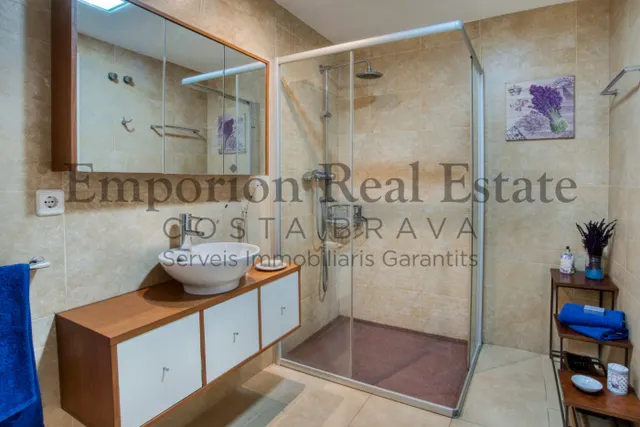 HERMOSA CASA CON PISCINA CERCA DE LA PLAYA - VENTA O ALQUILER CON OPCION A COMPRA — 28
