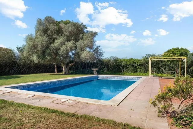 Villa con enorme jardín y piscina en pleno centro, a 5 minutos de la playa — 19
