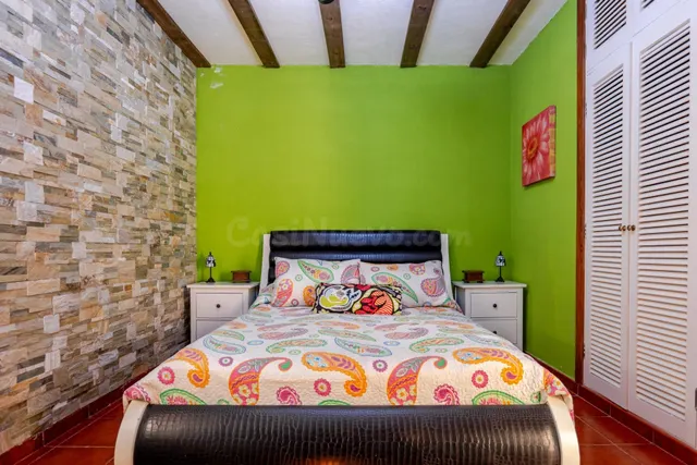 Finca de 20.000 m2 con vivienda principal, apartamento independiente y espacio para toda la familia — 28