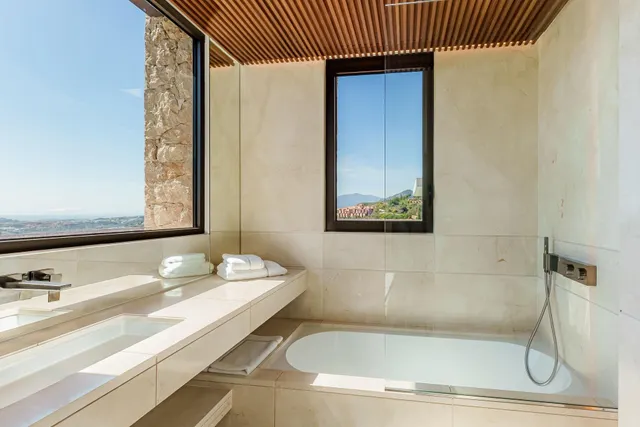 VILLA DE LUJO EN URBANIZACIÓN LA QUINTA, BENAHAVIS — 32