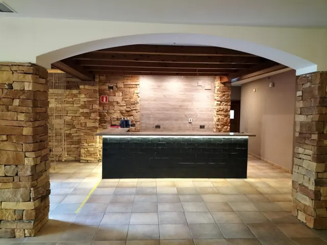 EN VENTA LOCAL COMERCIAL CON INQUILINOS