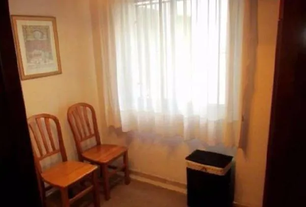 PISO EN EL CENTRO CON 2 DORMITORIOS, BAÑO, TRASTERO — 2