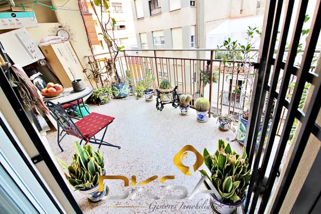 ✨ PISO SEMI-REFORMADO CON GRAN TERRAZA JUNTO A REY DON JAIME - foto 2