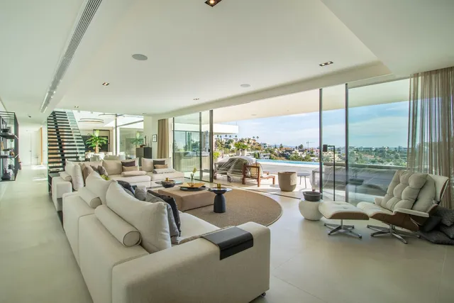 Chalet 5 habitaciones 616m² en venta - Costa del Sol — 24
