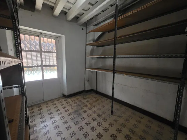 ¡Descubre el potencial de esta joya arquitectónica en el corazón del vibrante barrio de Feria! — 14