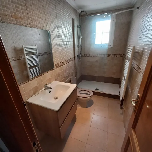 Gran casa con local de 160m2 en Reus — 10